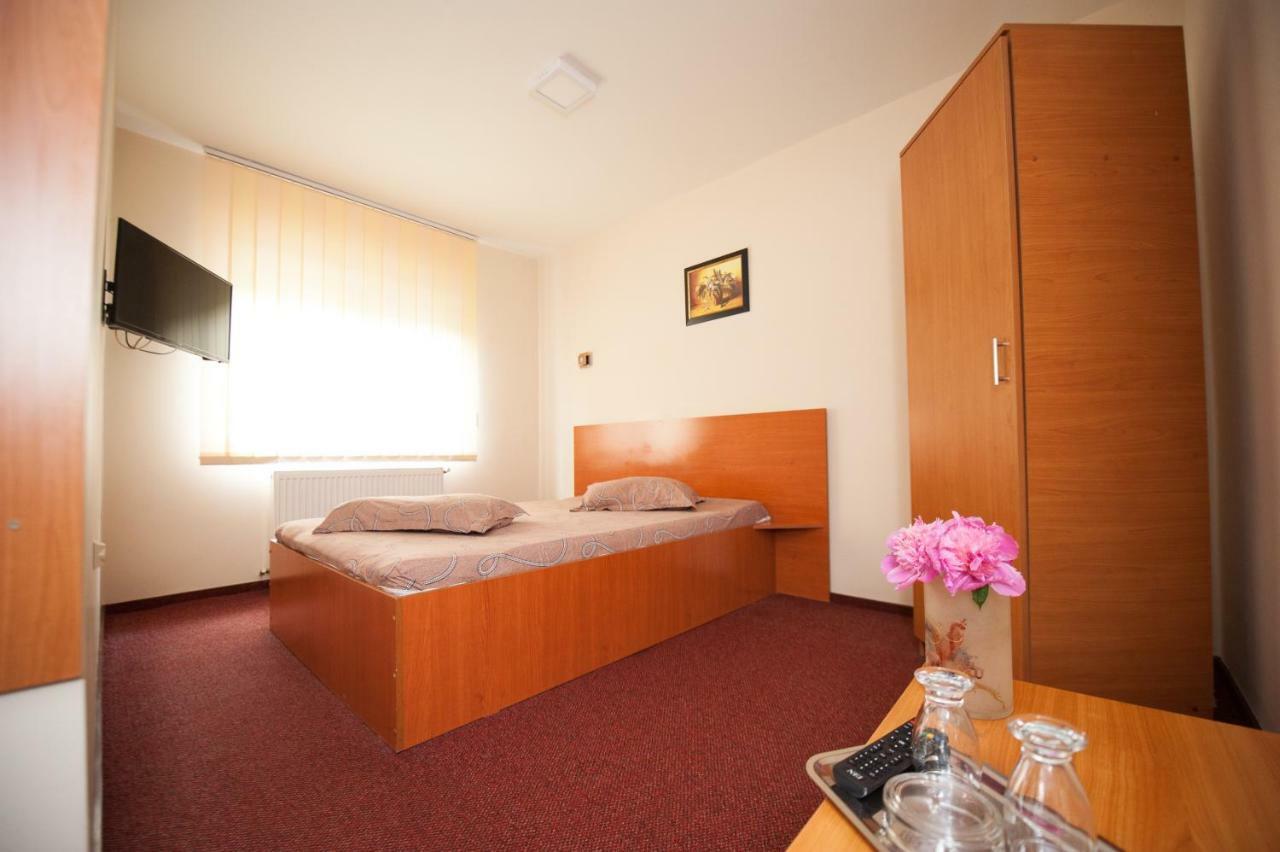 Pension Florica Pitesti Exterior photo